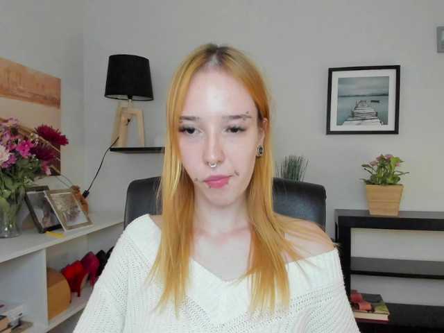 foxSonya live cam on BongaCams