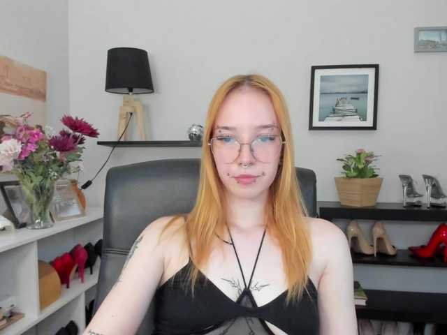 foxSonya live cam on BongaCams