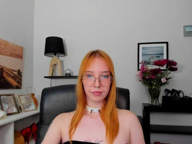 foxSonya live cam on BongaCams