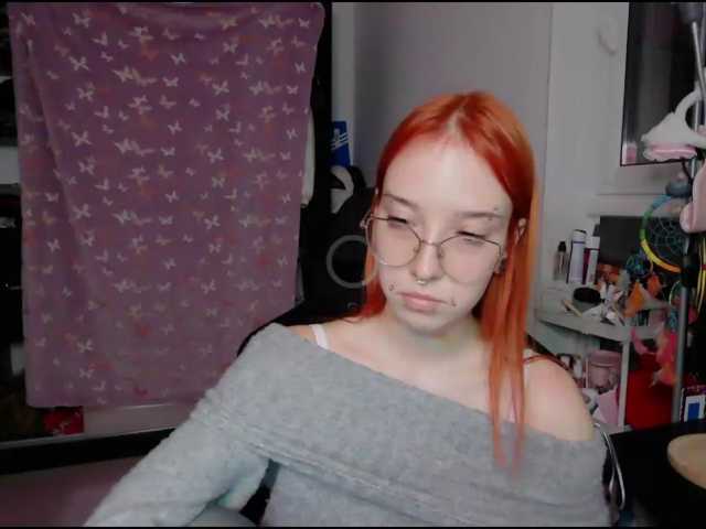 foxSonya live cam on BongaCams