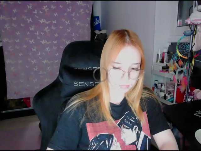 foxSonya live cam on BongaCams