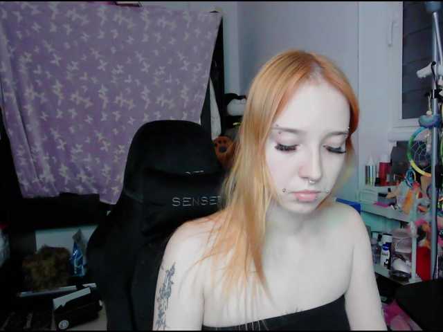 foxSonya live cam on BongaCams