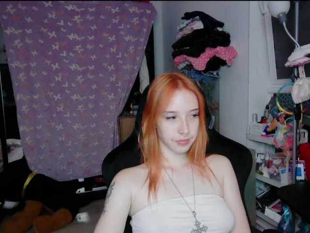foxSonya live cam on BongaCams