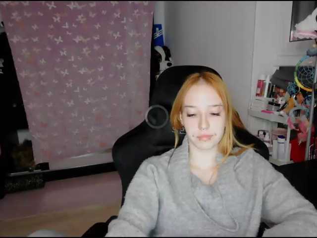 foxSonya live cam on BongaCams