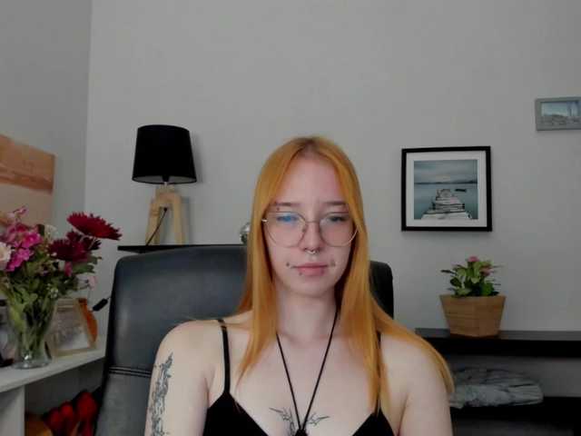 foxSonya live cam on BongaCams