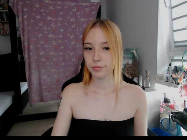 foxSonya live cam on BongaCams