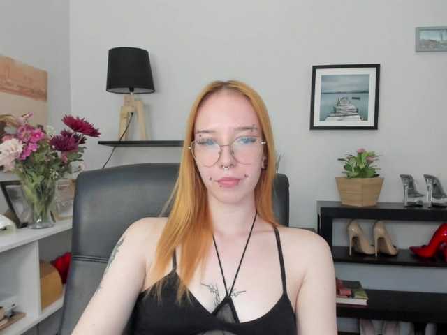 foxSonya live cam on BongaCams
