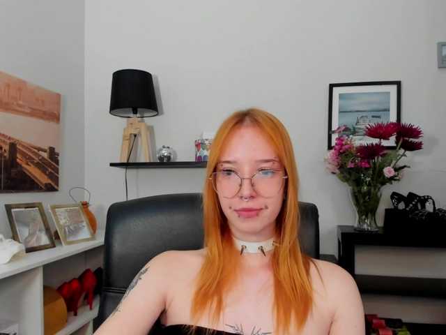 foxSonya live cam on BongaCams