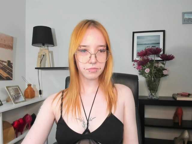 foxSonya live cam on BongaCams