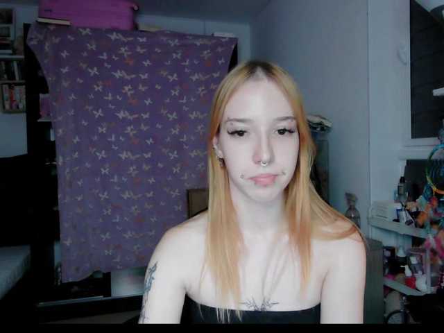 foxSonya live cam on BongaCams