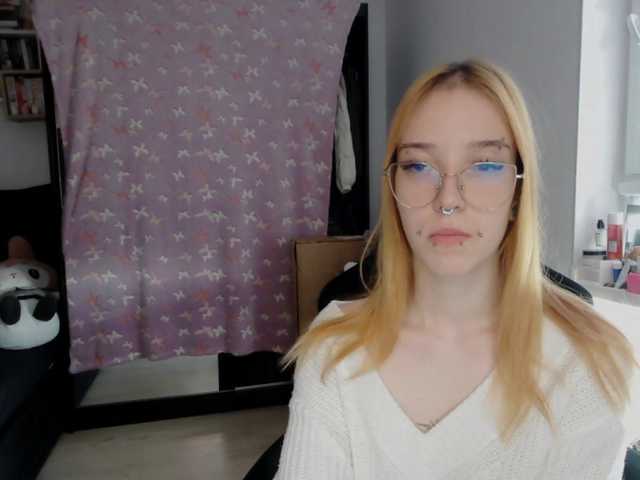 foxSonya live cam on BongaCams