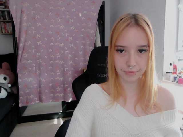 foxSonya live cam on BongaCams