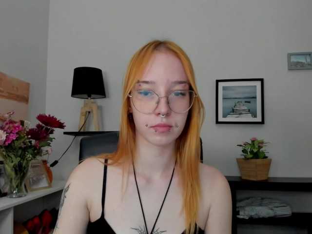 foxSonya live cam on BongaCams