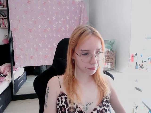 foxSonya live cam on BongaCams