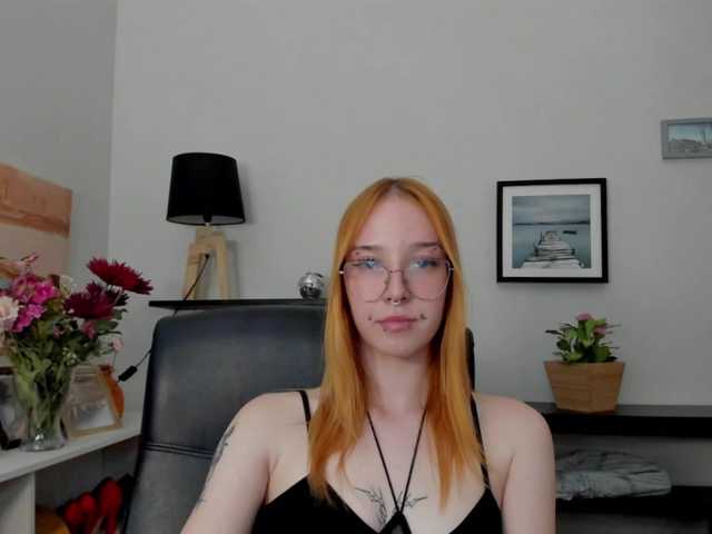 foxSonya live cam on BongaCams