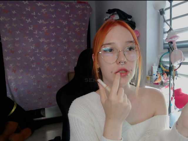 foxSonya live cam on BongaCams