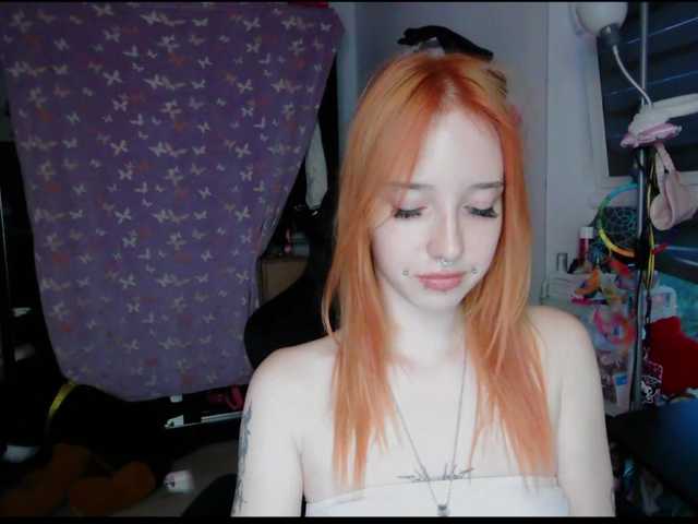 foxSonya live cam on BongaCams