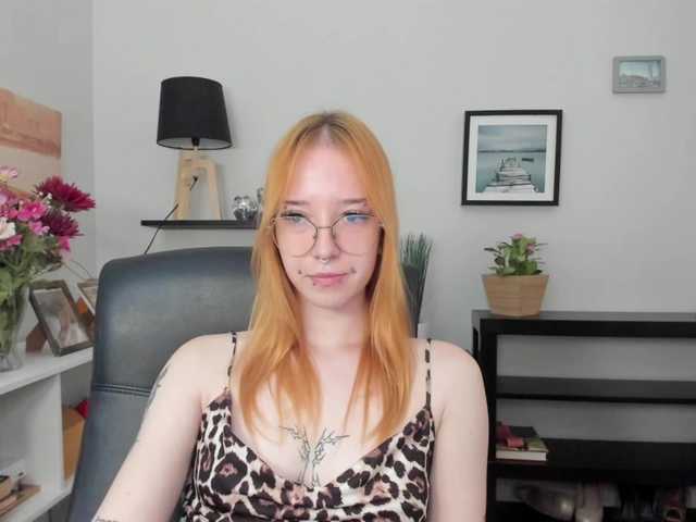 foxSonya live cam on BongaCams