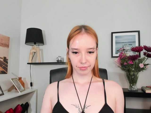foxSonya live cam on BongaCams