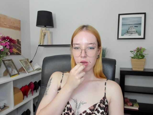 foxSonya live cam on BongaCams