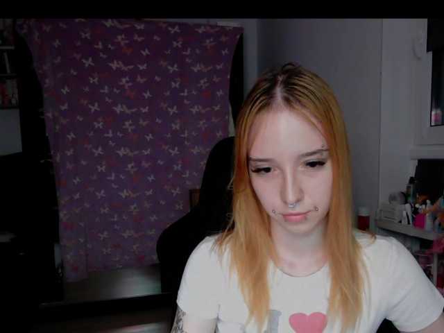 foxSonya live cam on BongaCams