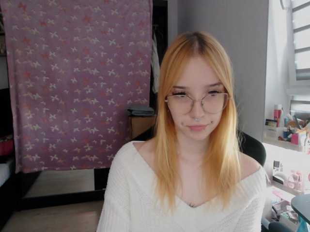 foxSonya live cam on BongaCams