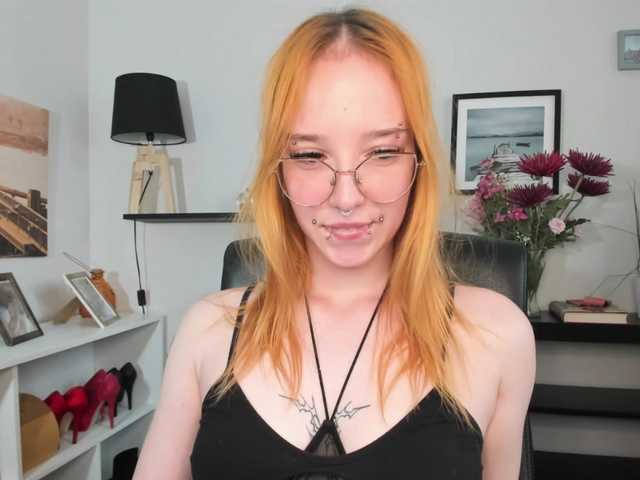 foxSonya live cam on BongaCams