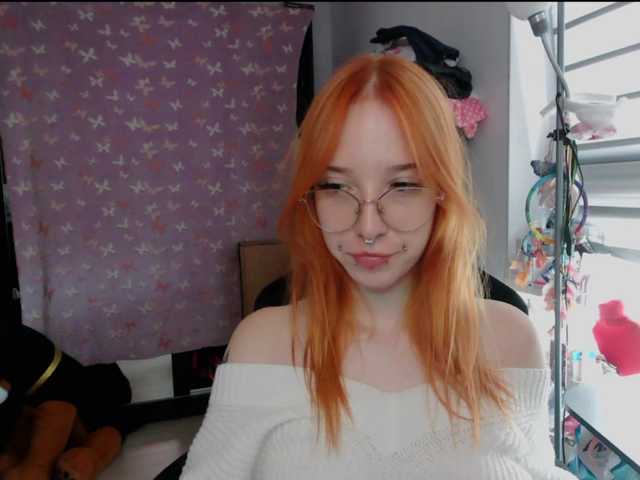 foxSonya live cam on BongaCams