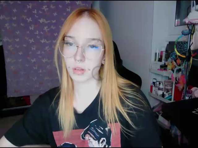 foxSonya live cam on BongaCams