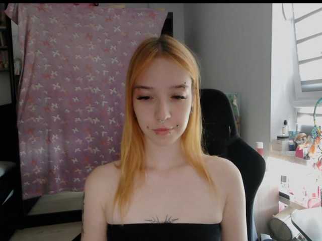 foxSonya live cam on BongaCams