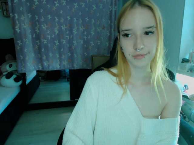 foxSonya live cam on BongaCams