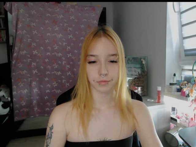 foxSonya live cam on BongaCams