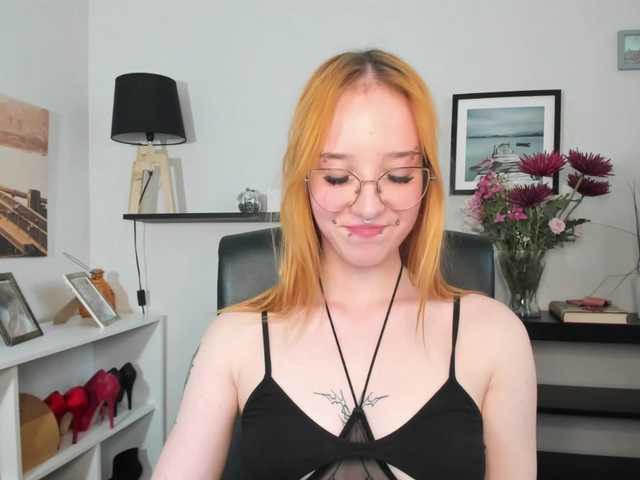 foxSonya live cam on BongaCams