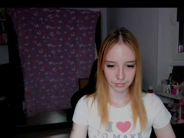 foxSonya live cam on BongaCams