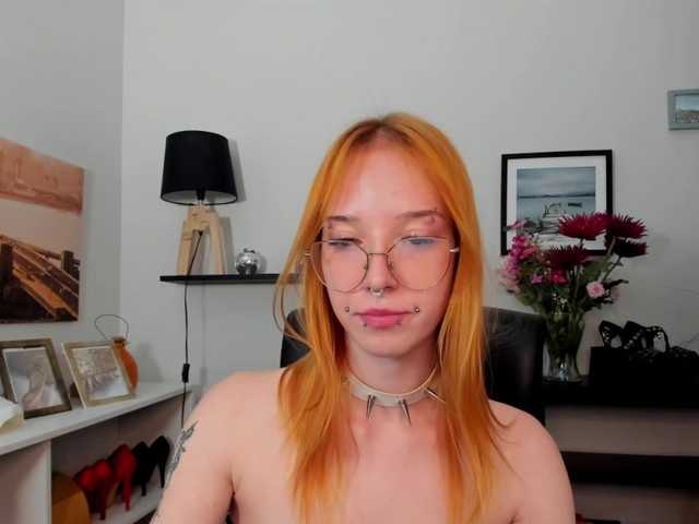 foxSonya live cam on BongaCams