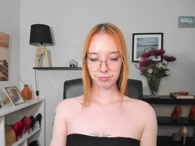 foxSonya live cam on BongaCams