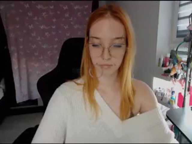 foxSonya live cam on BongaCams