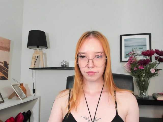foxSonya live cam on BongaCams
