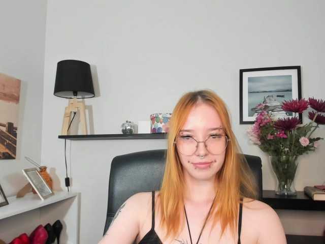 foxSonya live cam on BongaCams