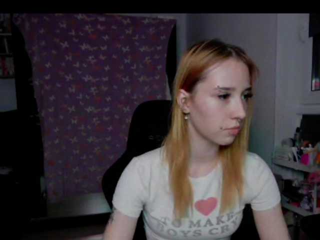 foxSonya live cam on BongaCams