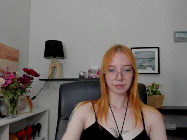 foxSonya live cam on BongaCams