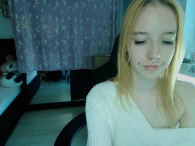 foxSonya live cam on BongaCams