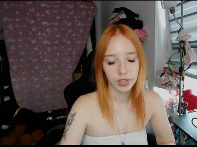 foxSonya live cam on BongaCams