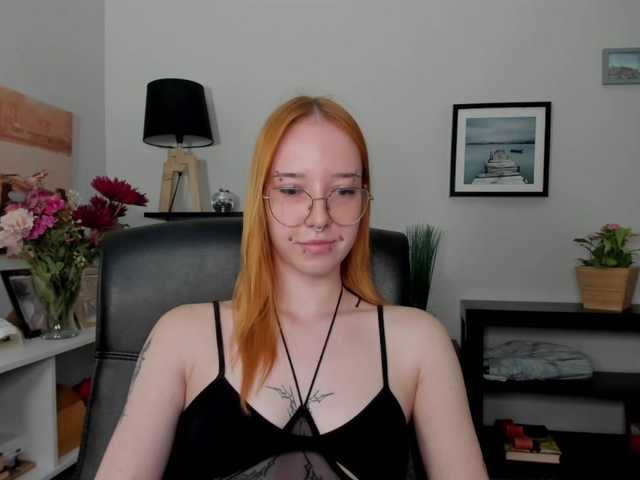 foxSonya live cam on BongaCams