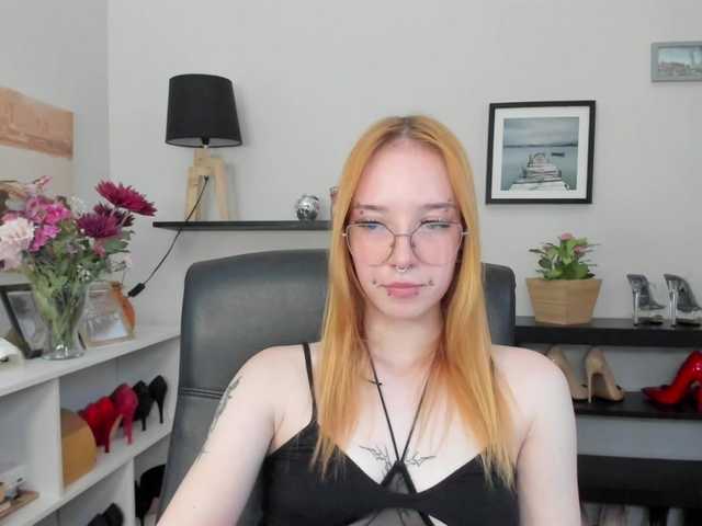 foxSonya live cam on BongaCams