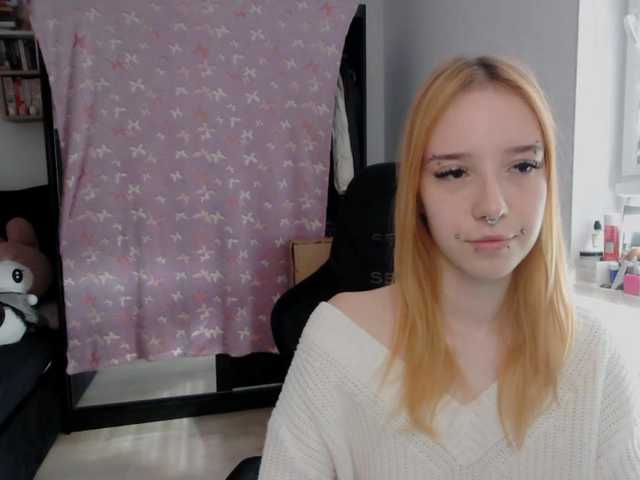 foxSonya live cam on BongaCams