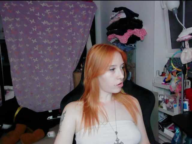 foxSonya live cam on BongaCams