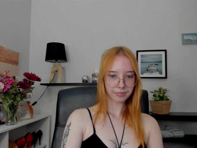 foxSonya live cam on BongaCams