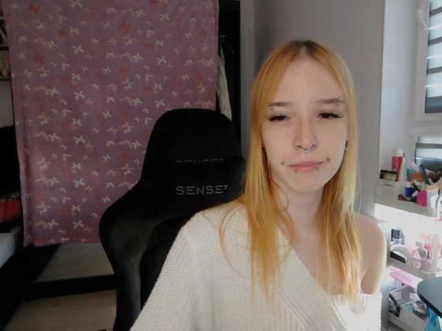foxSonya live cam on BongaCams