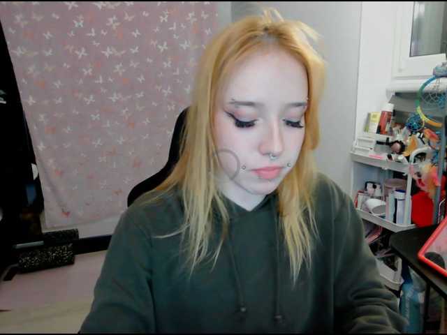foxSonya live cam on BongaCams